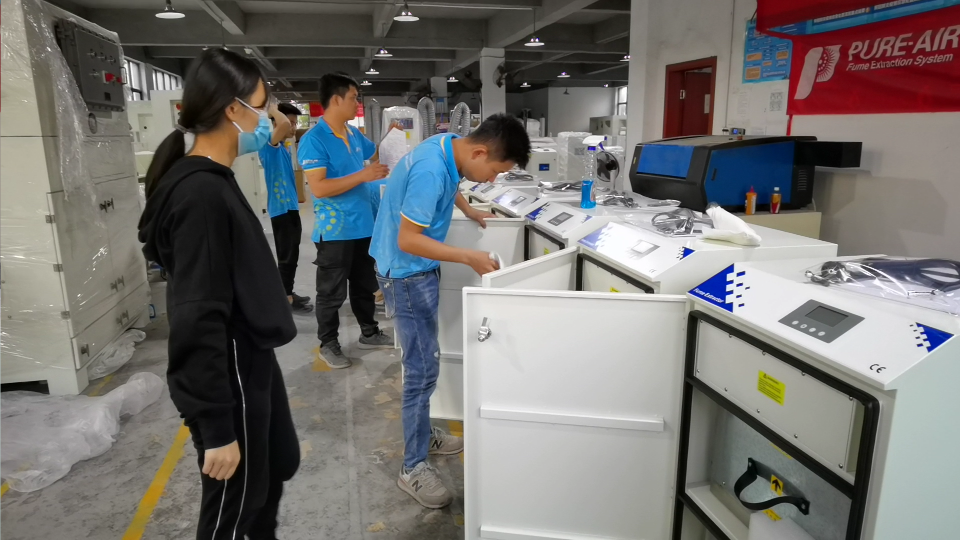 拋光車(chē)間除塵器，執(zhí)信環(huán)保為工業(yè)加工提供除塵設(shè)備。